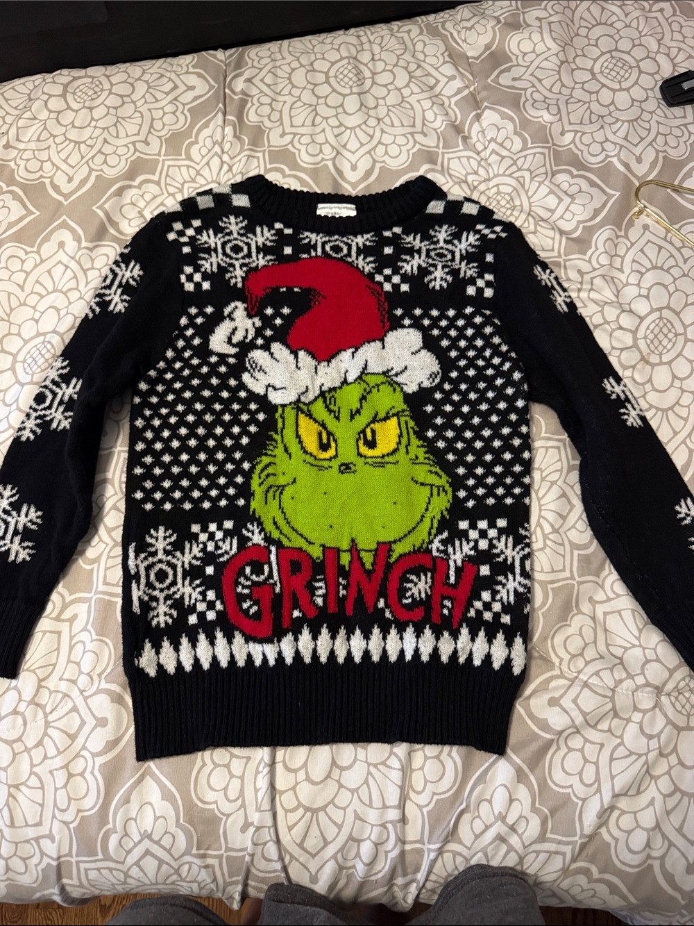Grinch Kids Crewneck Holiday Sweater Size Small - Picture 1 of 6